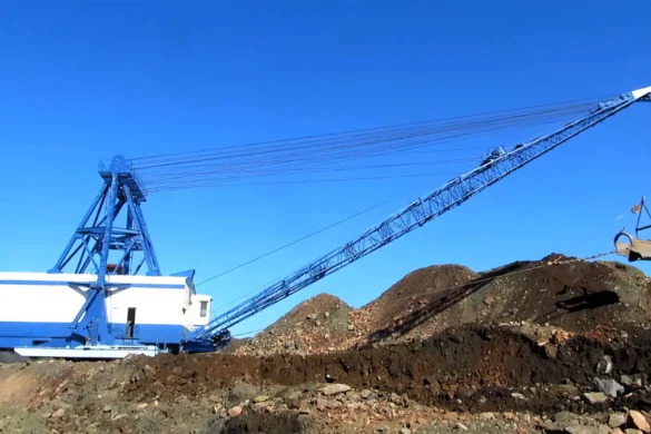 Marion 7400 Dragline: Two Hands and a Foot