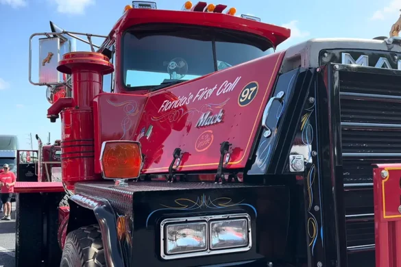 Discover Heavy Haul Mack Truck “DeBeradinis” 1990 RD800